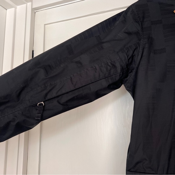 Black North Face Rain Jacket sz XS - Picture 5 of 9